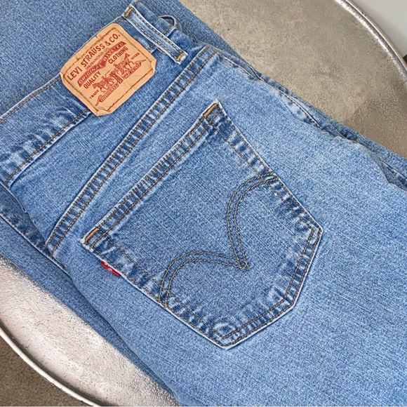 Levi 550 Relaxed Bootcut Lightwash Jeans